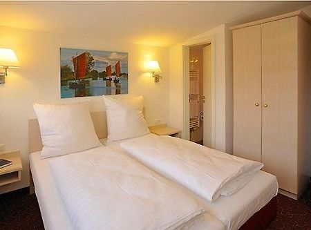Hotel Hesse Schenefeld  Екстер'єр фото